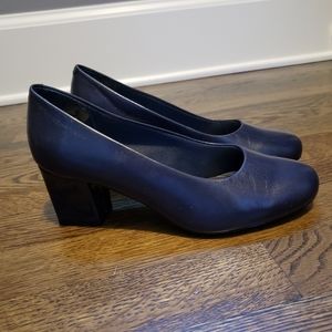 Navy Trotters heels classic pumps extra wide
